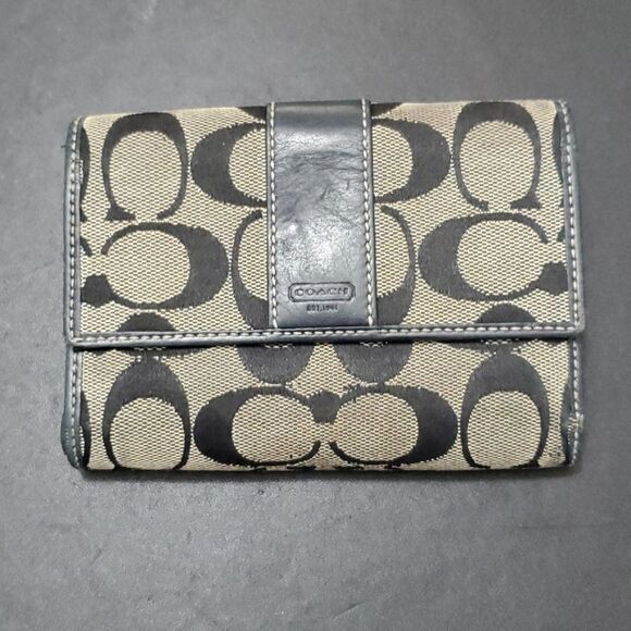 Tan and navy Coach wallet - Picture 1 of 10